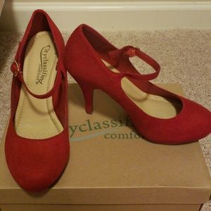 Beautiful Comfortable Lipstick Red Heels!